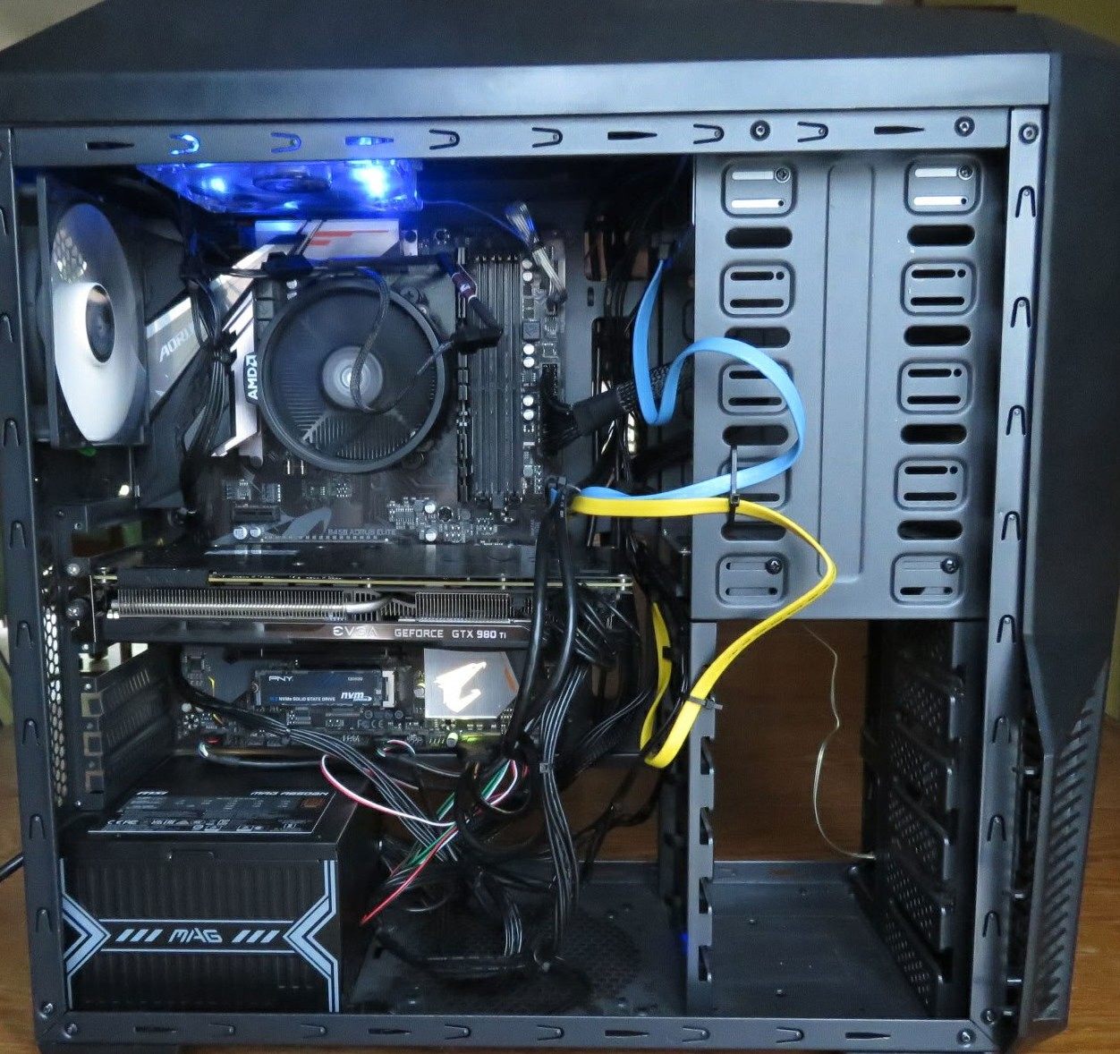 PC Gamer Ryzen 5 3600 GTX 980 Ti 16 Go DDR4 M2 256 Go + 1,5 To W11 02